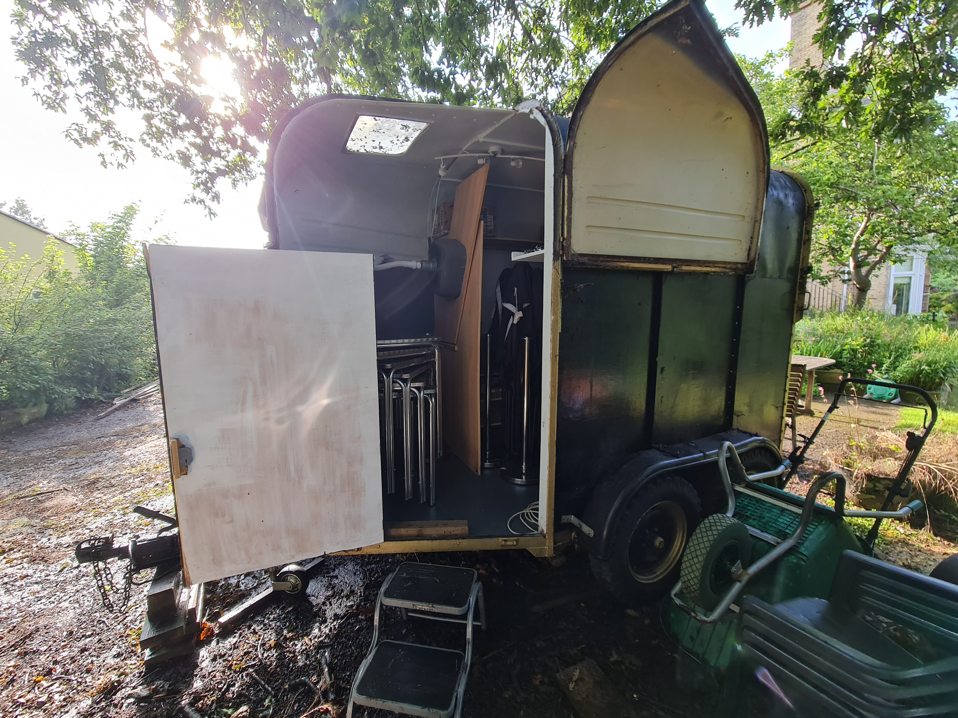 Image of a converted horse box that is The Champagne Box